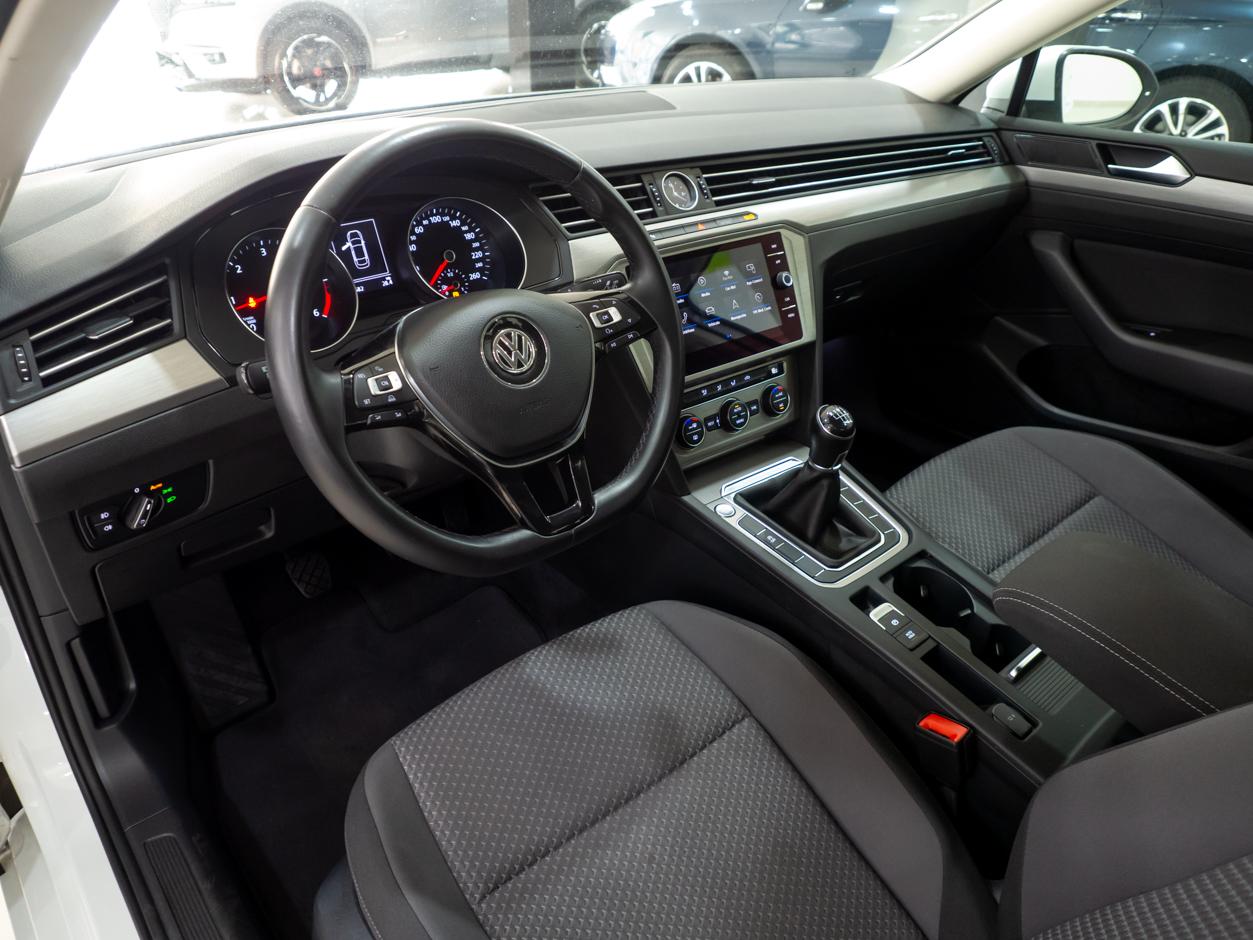 2017 Volkswagen Passat Passat Edition 1.6 TDI 88kW (120CV) coche de segunda mano