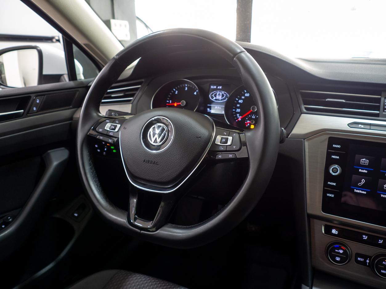 2017 Volkswagen Passat Passat Edition 1.6 TDI 88kW (120CV) coche de segunda mano