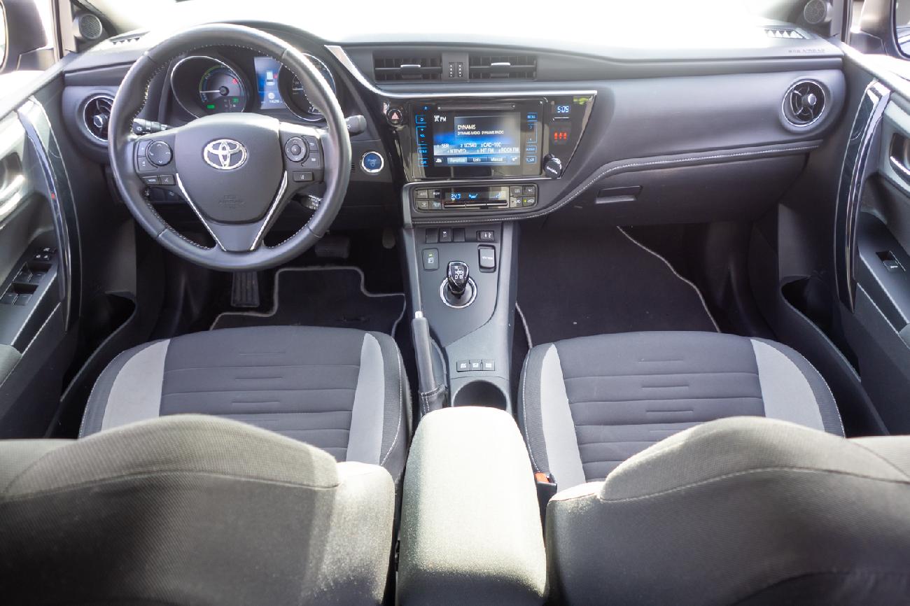 2018 Toyota Auris Auris 1.8 140H Active Touring Sports coche de segunda mano