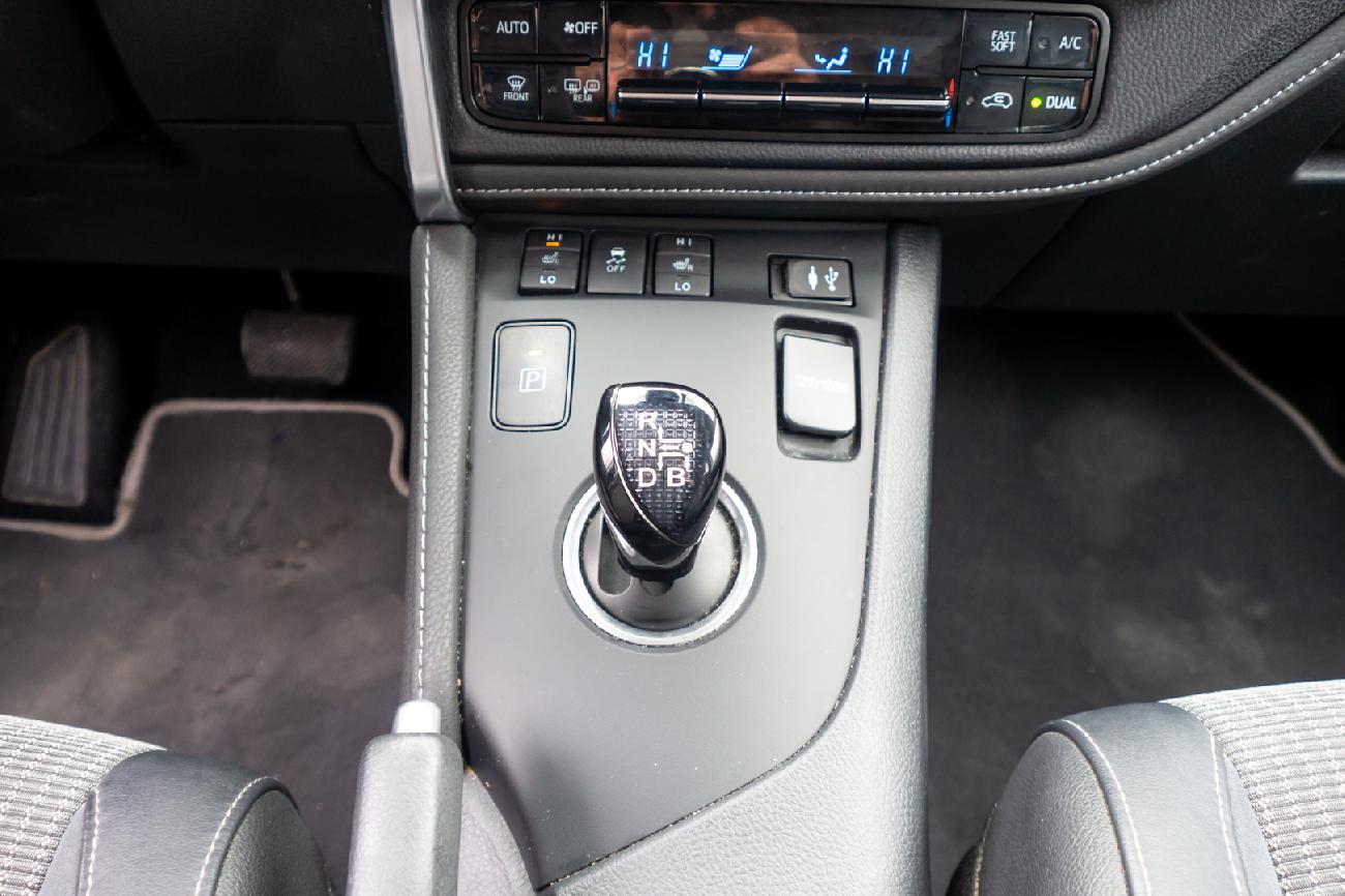 2018 Toyota Auris AURIS Touring Sports hybrid 140H Advance coche de segunda mano