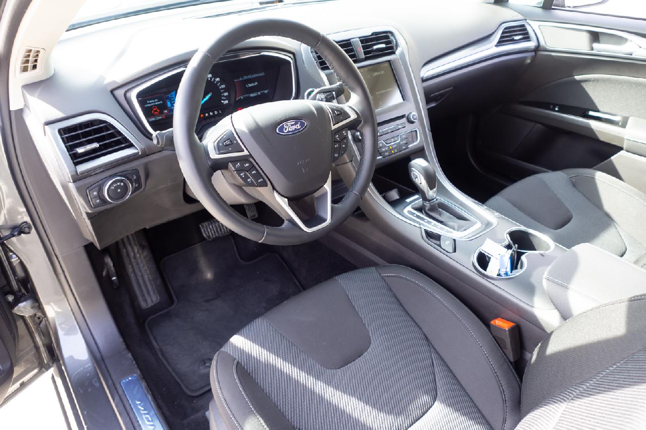 2018 Ford Mondeo MONDEO Sedán Híbrido 2.0 HEV Titanium - 187 coche de segunda mano
