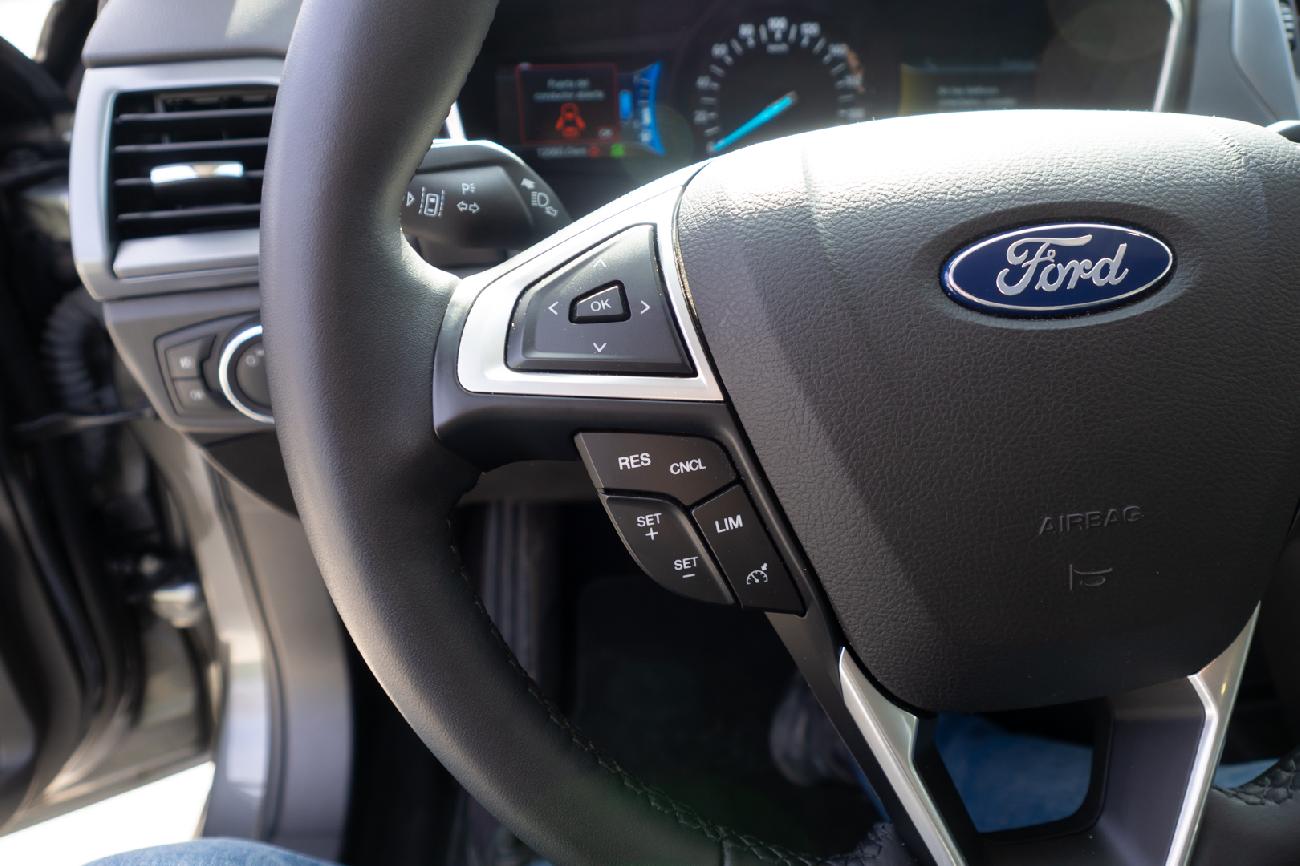 2018 Ford Mondeo MONDEO Sedán Híbrido 2.0 HEV Titanium - 187 coche de segunda mano