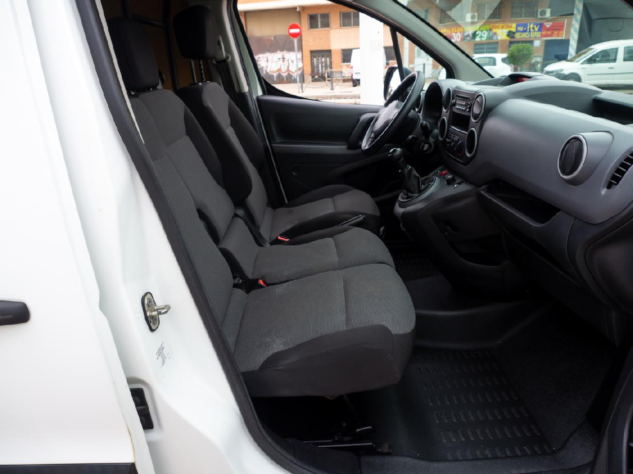 2019 Peugeot Partner Partner Furgón Confort PackL2 BlueHDi furgón derivado de turismo 73KW (100CV) coche de segunda mano