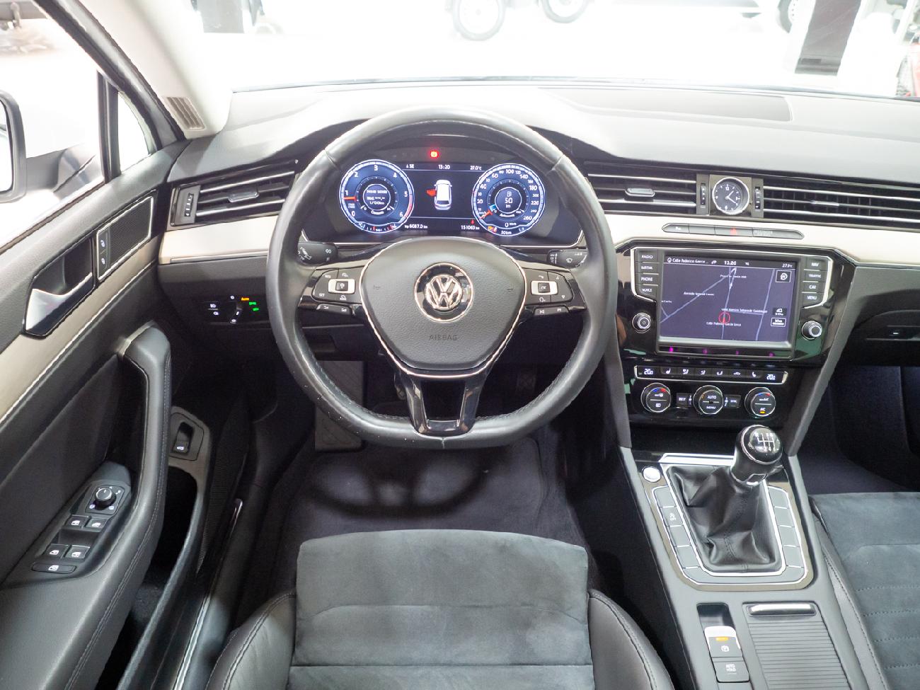 2016 Volkswagen Passat PASSAT VARIANT 2.0 TDI BMT Sport 150 coche de segunda mano