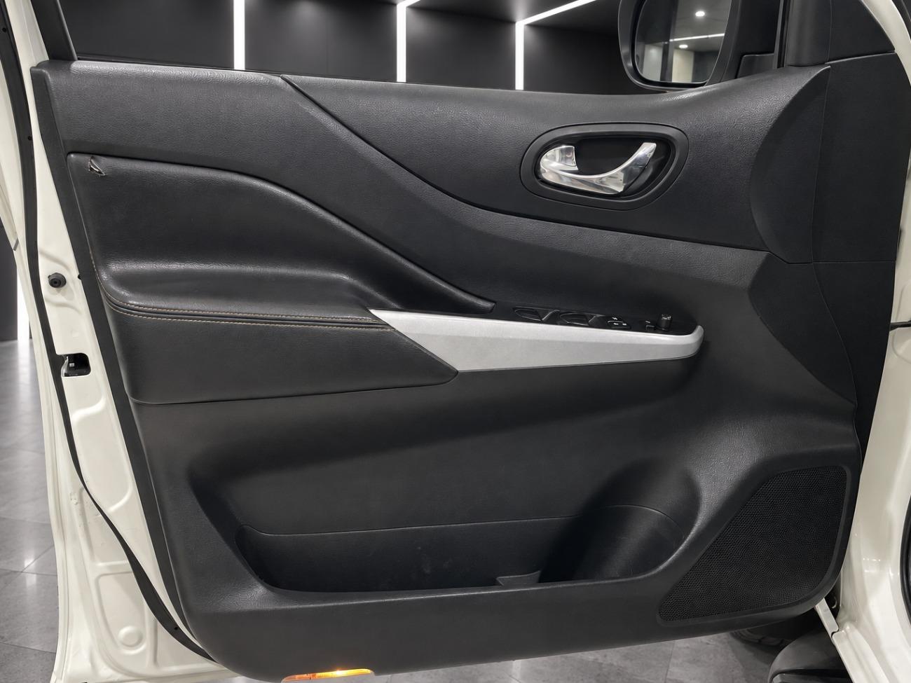 2020 Nissan Navara Navara DC 2.3dCi 140kW(190CV) N-Guard 2.0 AT coche de segunda mano