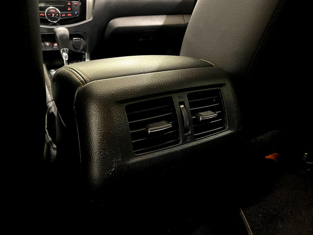 2020 Nissan Navara Navara DC 2.3dCi 140kW(190CV) N-Guard 2.0 AT coche de segunda mano