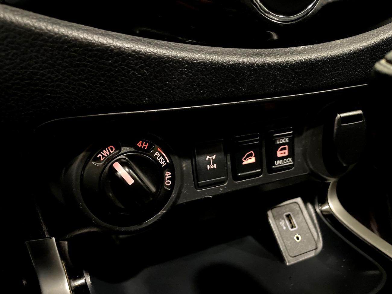2020 Nissan Navara Navara DC 2.3dCi 140kW(190CV) N-Guard 2.0 AT coche de segunda mano