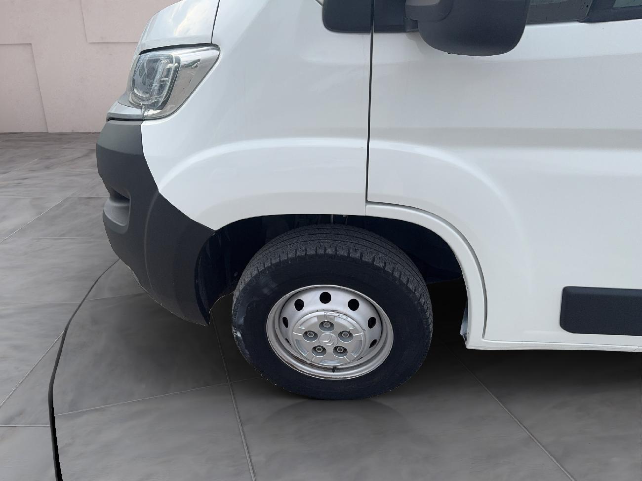 2018 Citroën Jumper Jumper BlueHDi 96KW (130CV) Furgón 35L3H2 coche de segunda mano