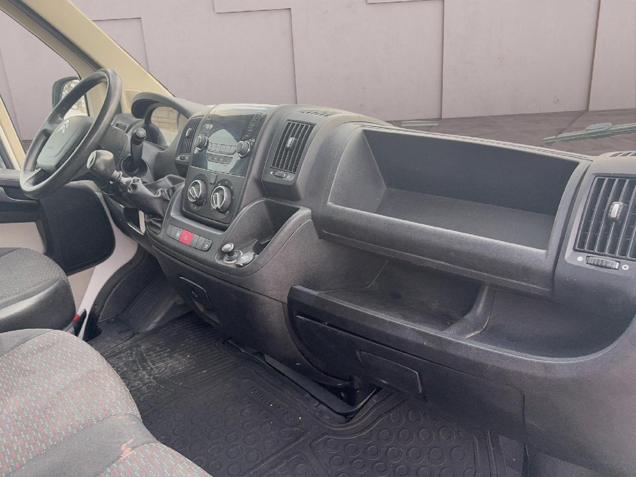 2018 Citroën Jumper Jumper BlueHDi 96KW (130CV) Furgón 35L3H2 coche de segunda mano