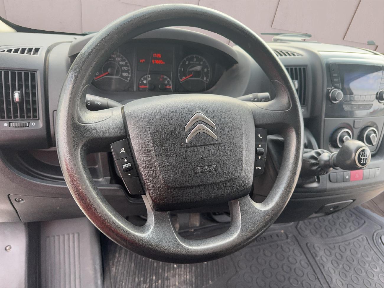 2018 Citroën Jumper Jumper BlueHDi 96KW (130CV) Furgón 35L3H2 coche de segunda mano