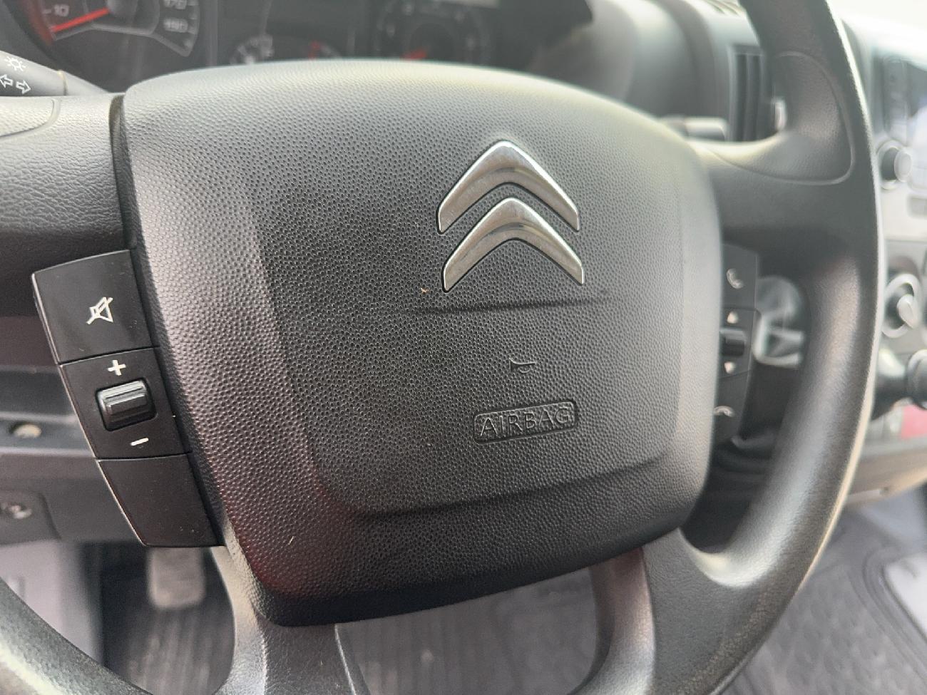 2018 Citroën Jumper Jumper BlueHDi 96KW (130CV) Furgón 35L3H2 coche de segunda mano
