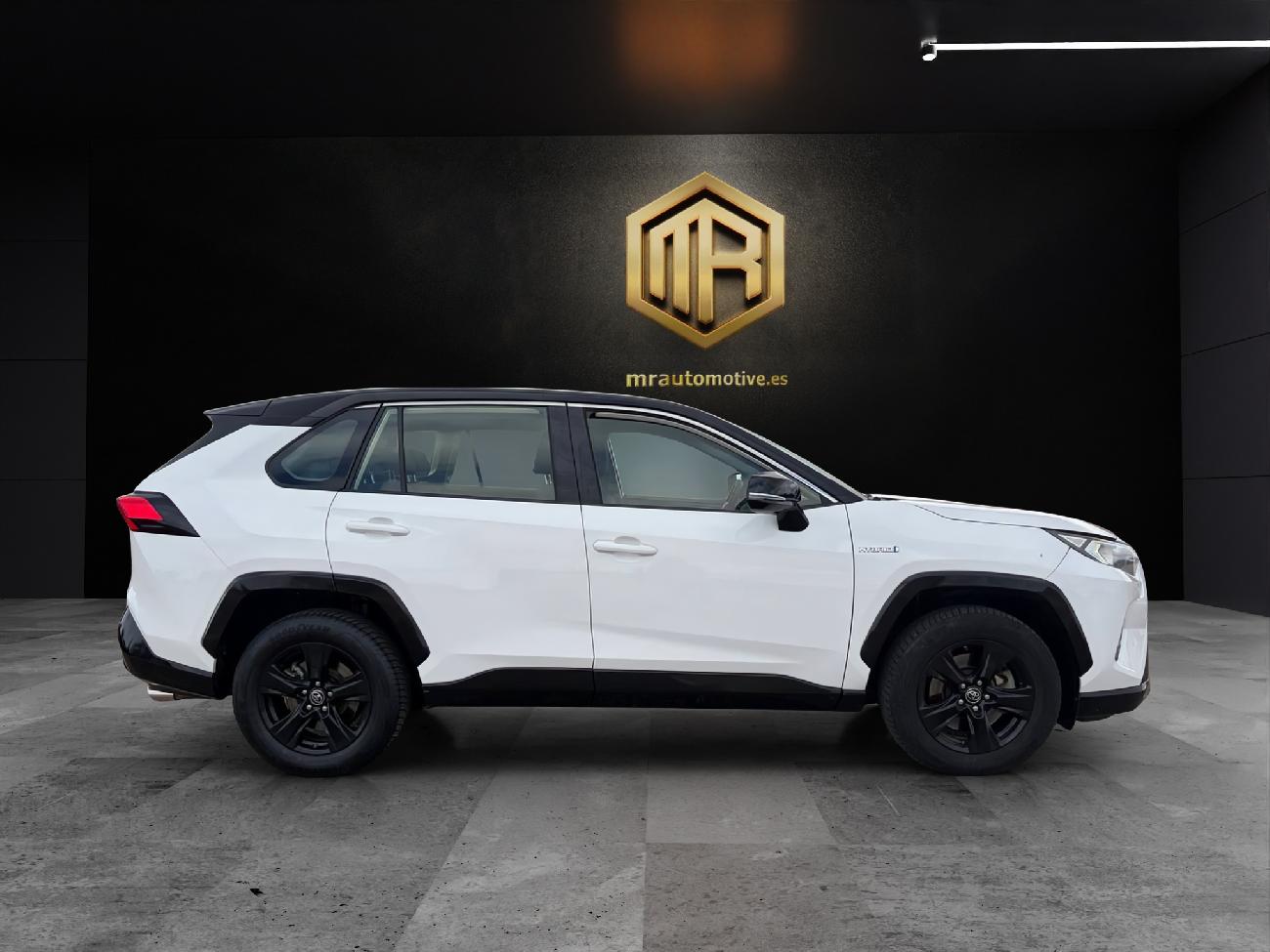 2020 Toyota RAV4 RAV4 2.5l 220H Business 4WD coche de segunda mano