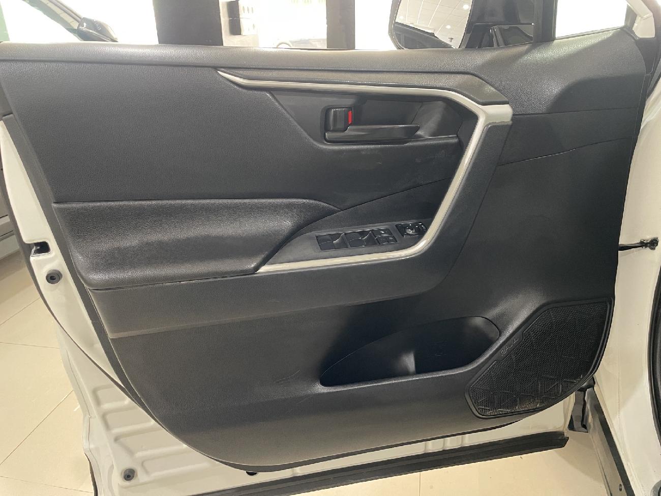 2020 Toyota RAV4 RAV4 2.5l 220H Business 4WD coche de segunda mano