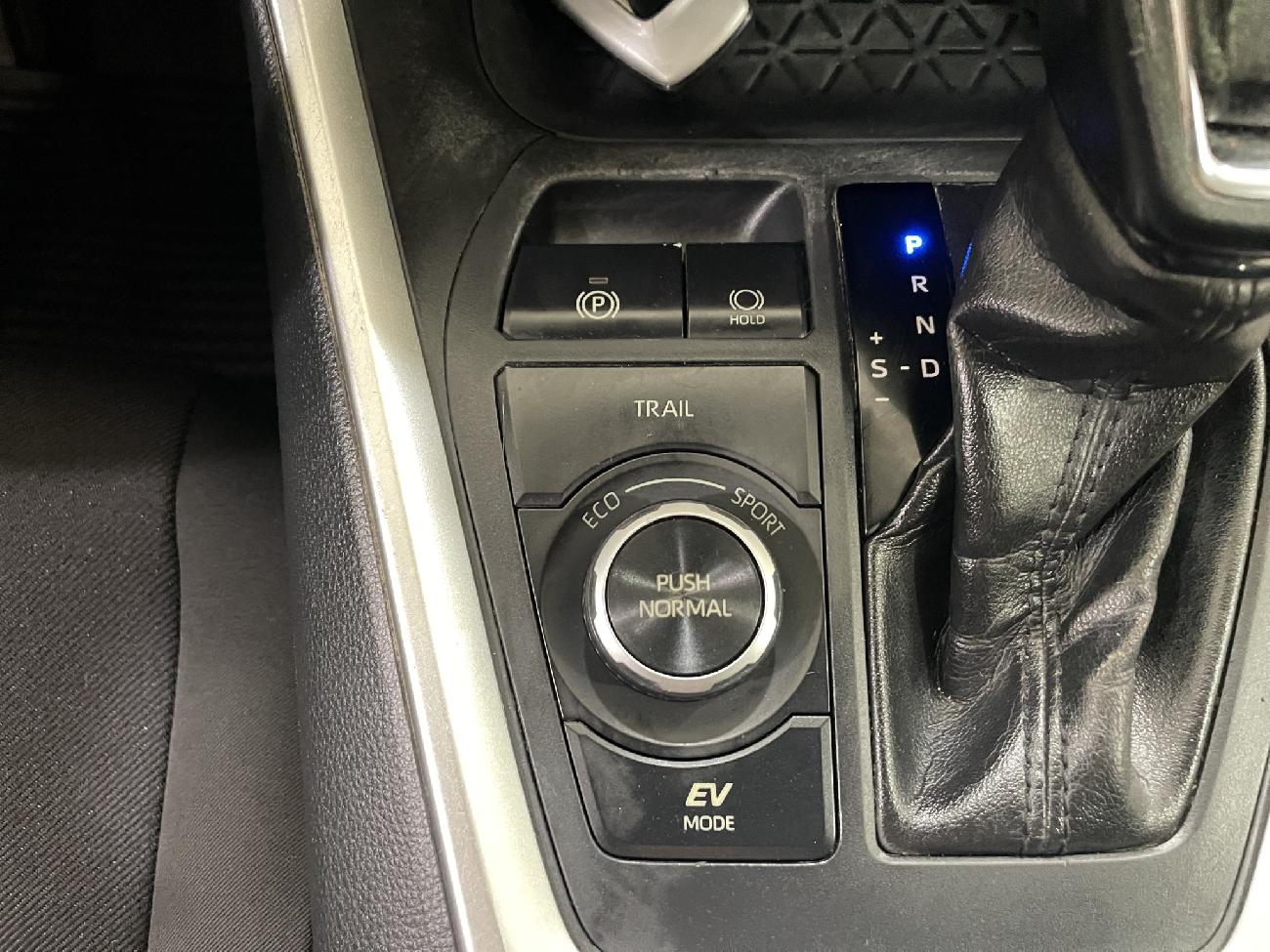 2020 Toyota RAV4 RAV4 2.5l 220H Business 4WD coche de segunda mano