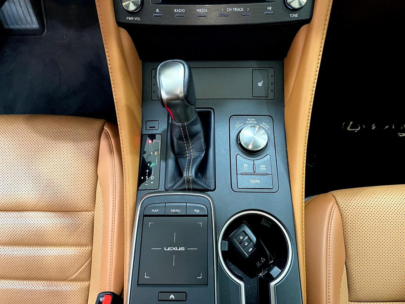 2020 Lexus RC RC 2.5 300h Executive Navigation coche de segunda mano