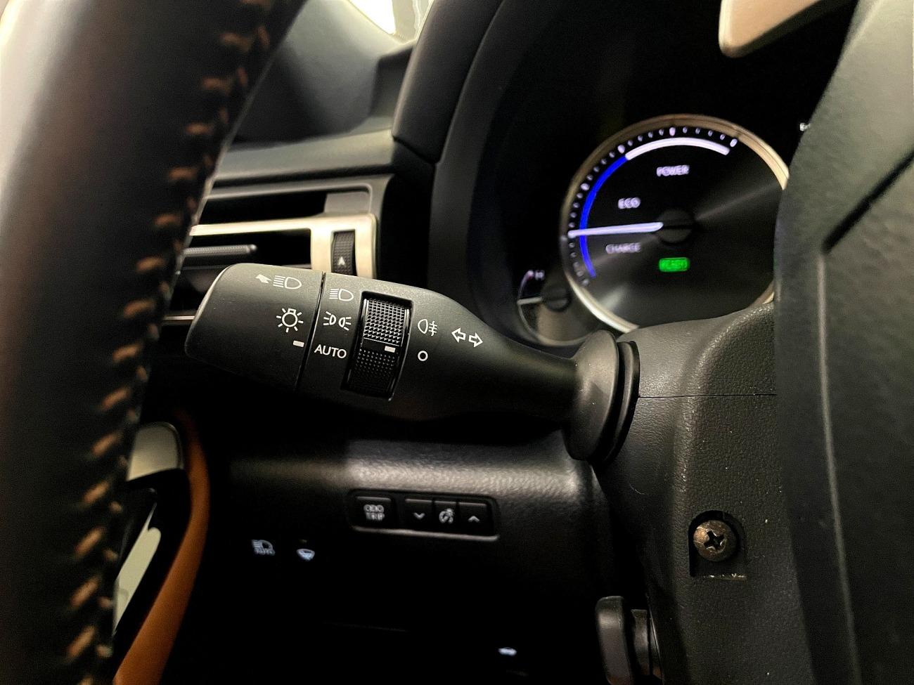 2020 Lexus RC RC 2.5 300h Executive Navigation coche de segunda mano