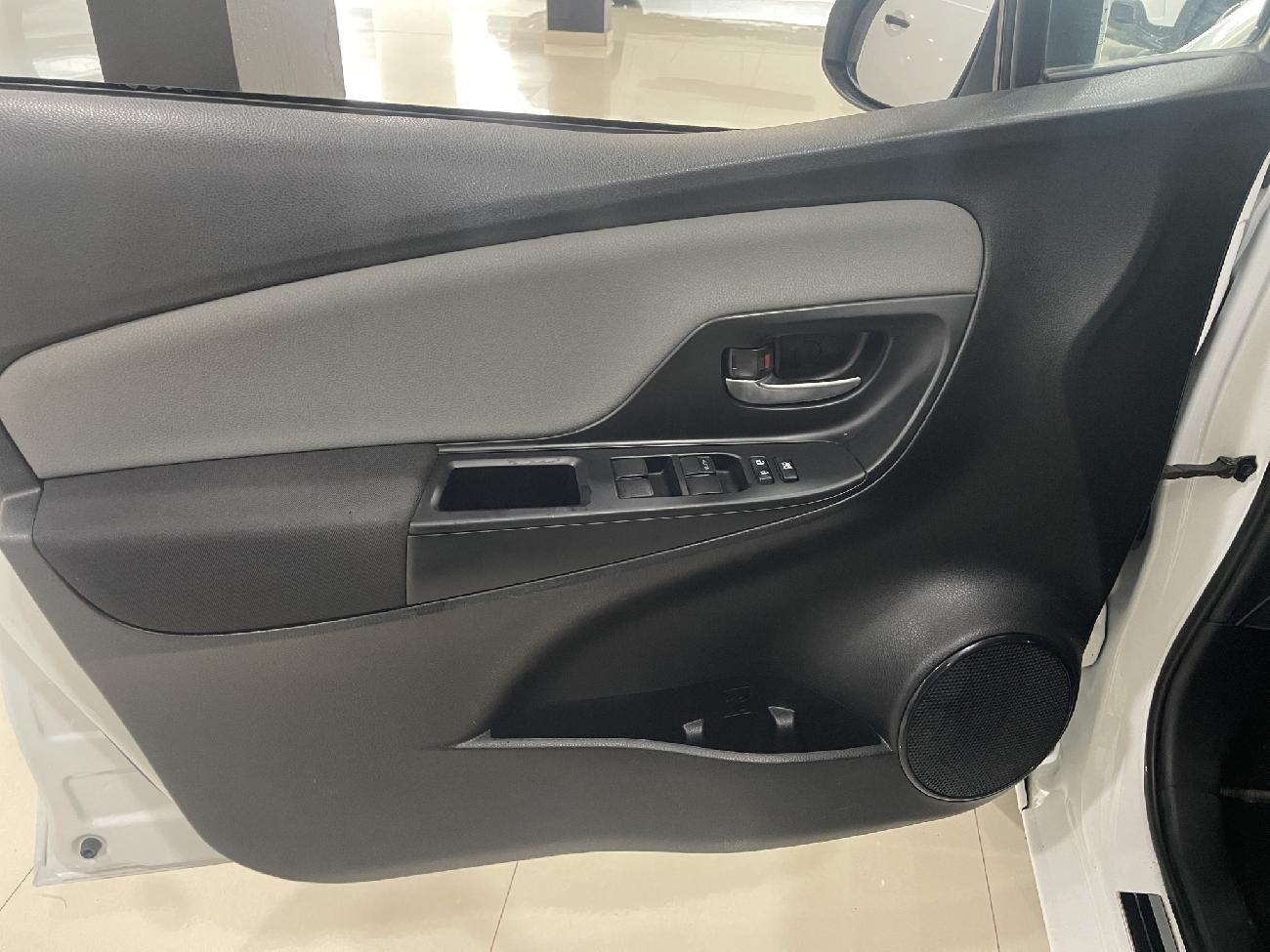 2018 Toyota Yaris Yaris 1.5 Hybrid Active 100CV coche de segunda mano