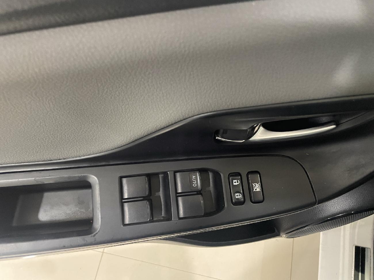 2018 Toyota Yaris Yaris 1.5 Hybrid Active 100CV coche de segunda mano