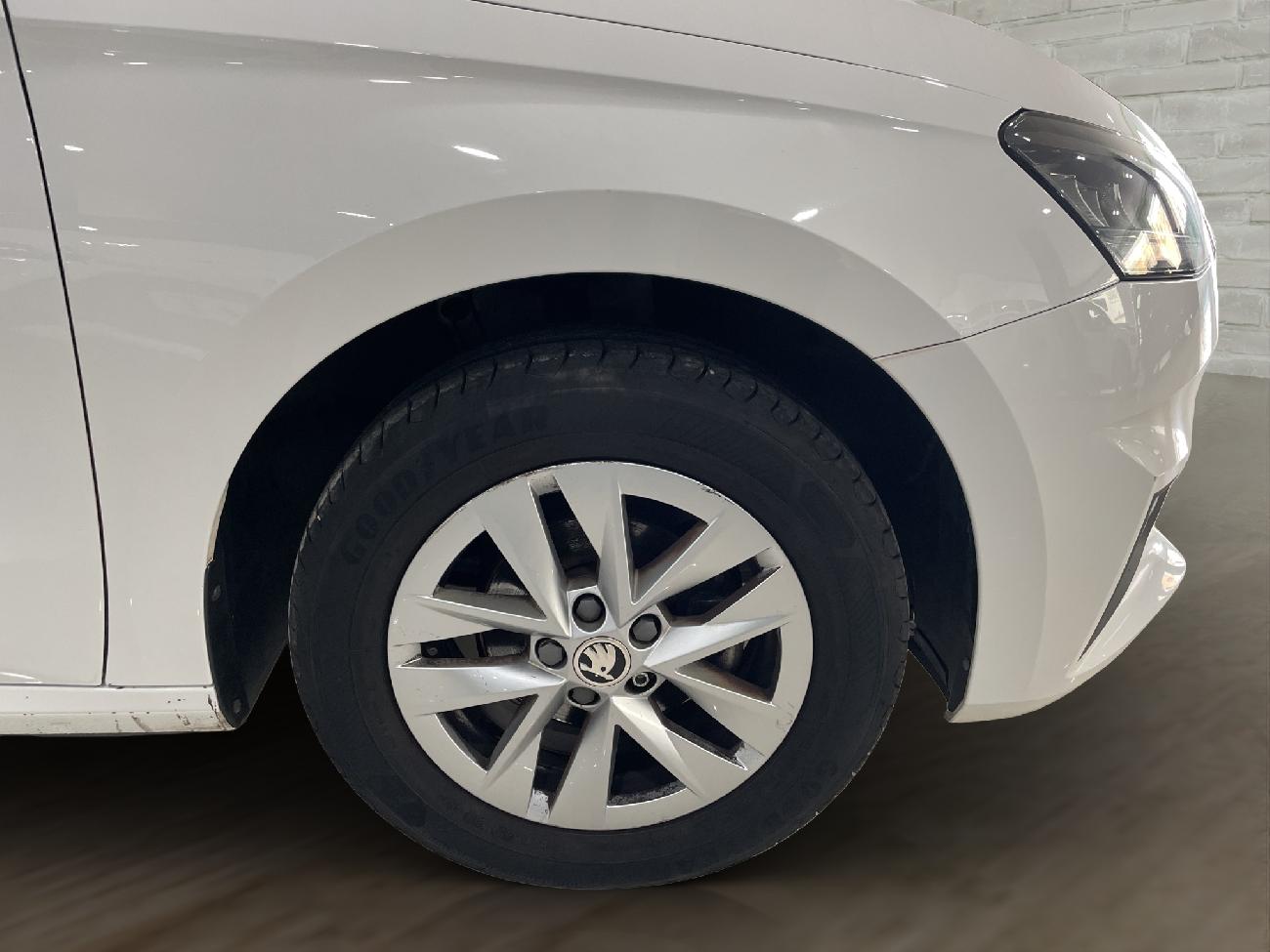 2022 Skoda Fabia Fabia 1.0 MPI 59KW (80CV) Emotion  coche de segunda mano