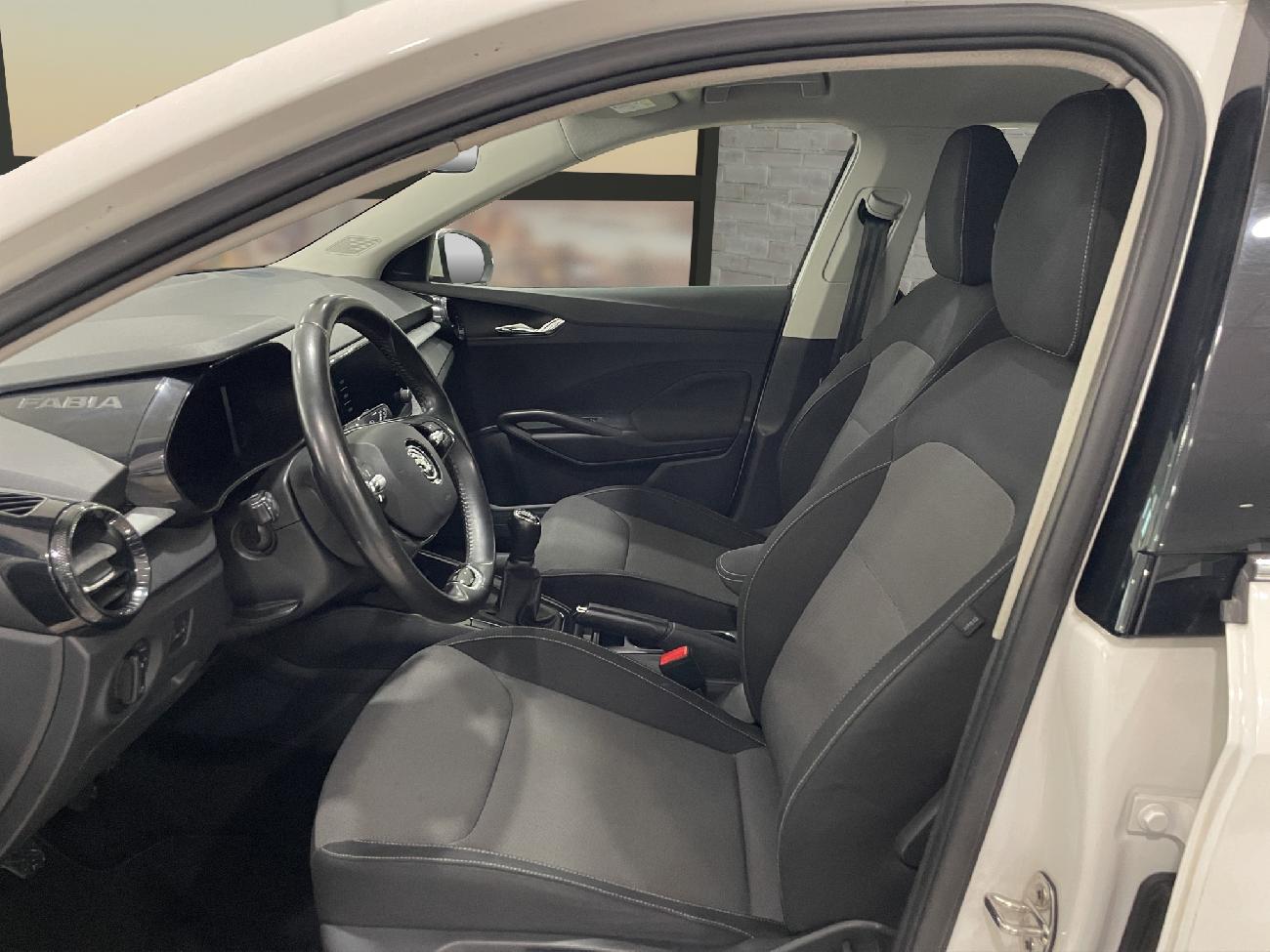 2022 Skoda Fabia Fabia 1.0 MPI 59KW (80CV) Emotion  coche de segunda mano
