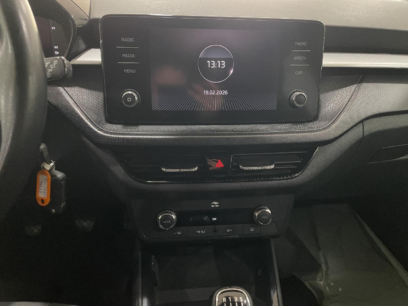 2022 Skoda Fabia Fabia 1.0 MPI 59KW (80CV) Emotion  coche de segunda mano