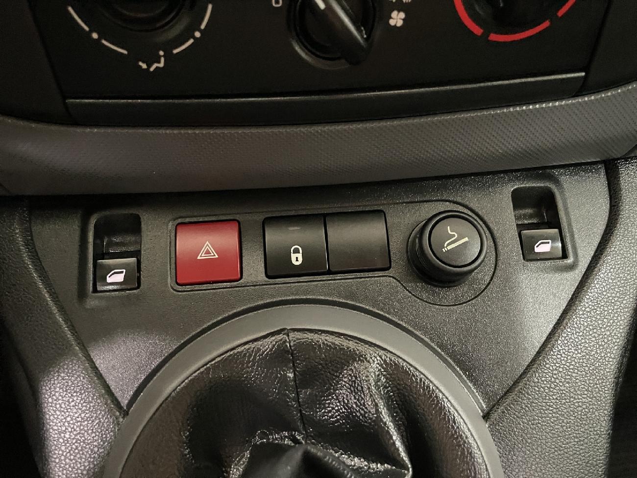 2018 Peugeot Partner Partner TEPEE Access 1.6 BlueHDi 55KW (75CV) coche de segunda mano