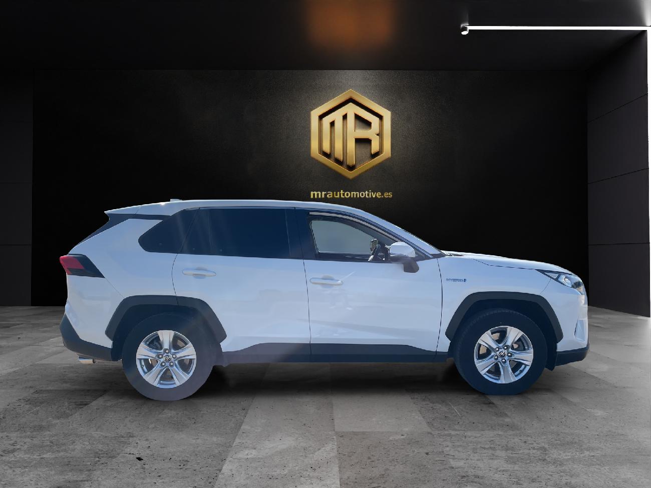 2021 Toyota RAV4 RAV4 2.5l 220H Business 4WD coche de segunda mano