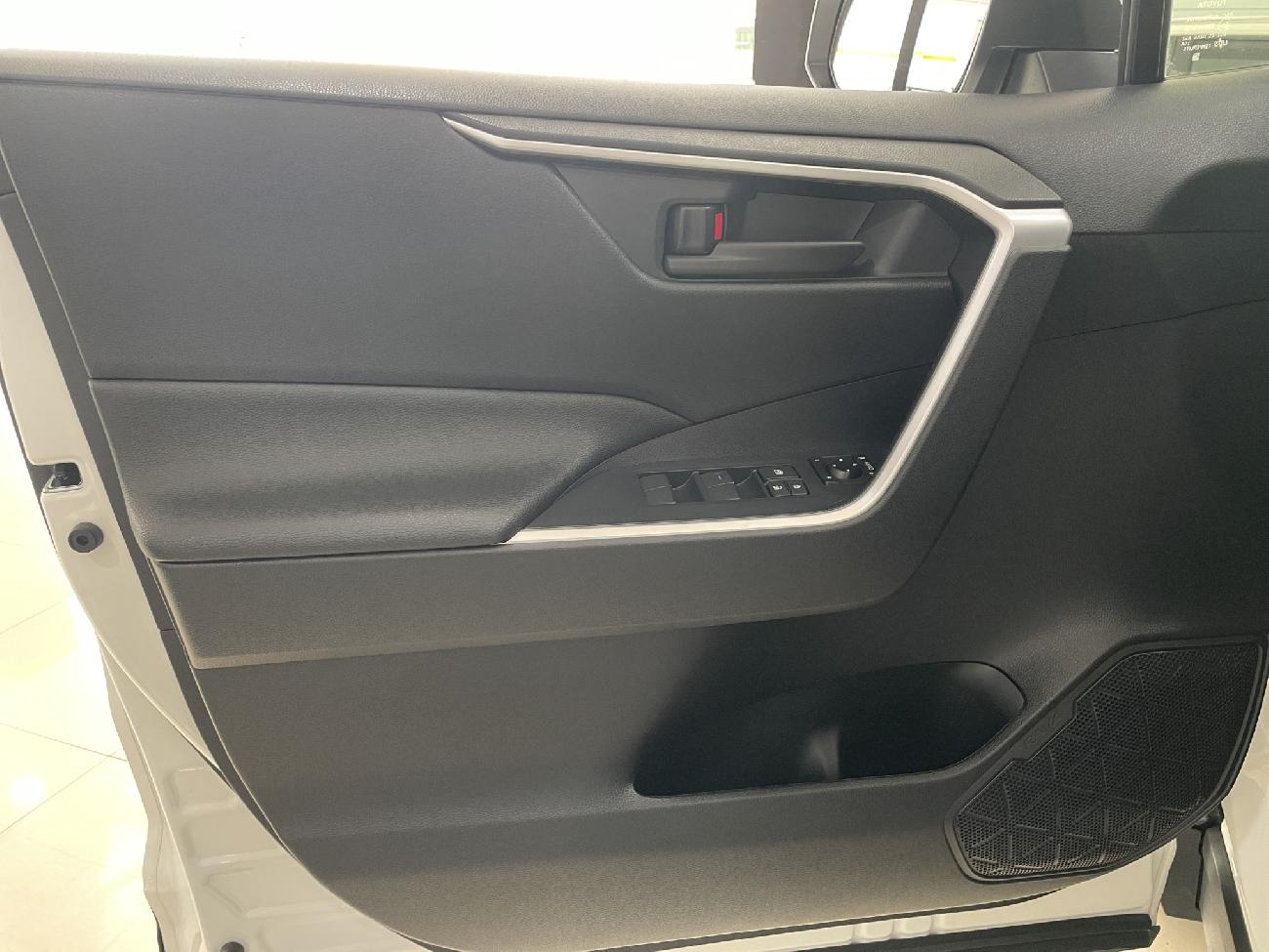 2021 Toyota RAV4 RAV4 2.5l 220H Business 4WD coche de segunda mano