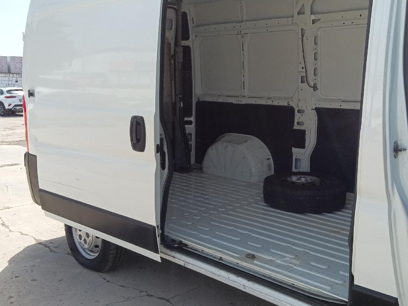 2020 Citroën Jumper Jumper BlueHDi 96KW (130CV) Furgón 33L2H2 coche de segunda mano