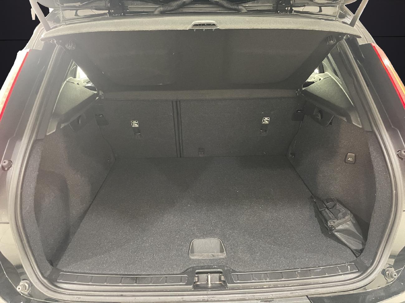 2019 Volvo XC40 XC40 2.0 D4 AWD Momentum Auto coche de segunda mano