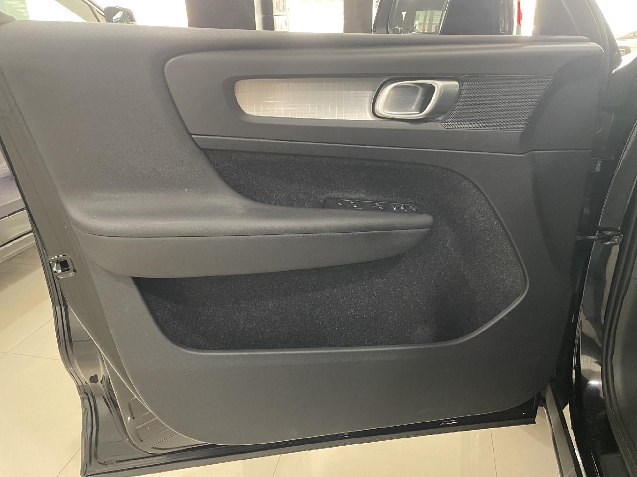 2019 Volvo XC40 XC40 2.0 D4 AWD Momentum Auto coche de segunda mano