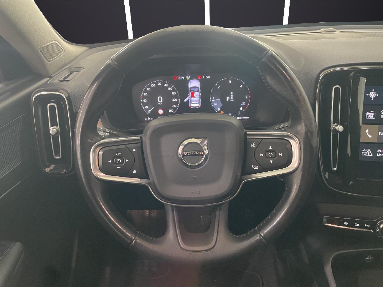 2019 Volvo XC40 XC40 2.0 D4 AWD Momentum Auto coche de segunda mano