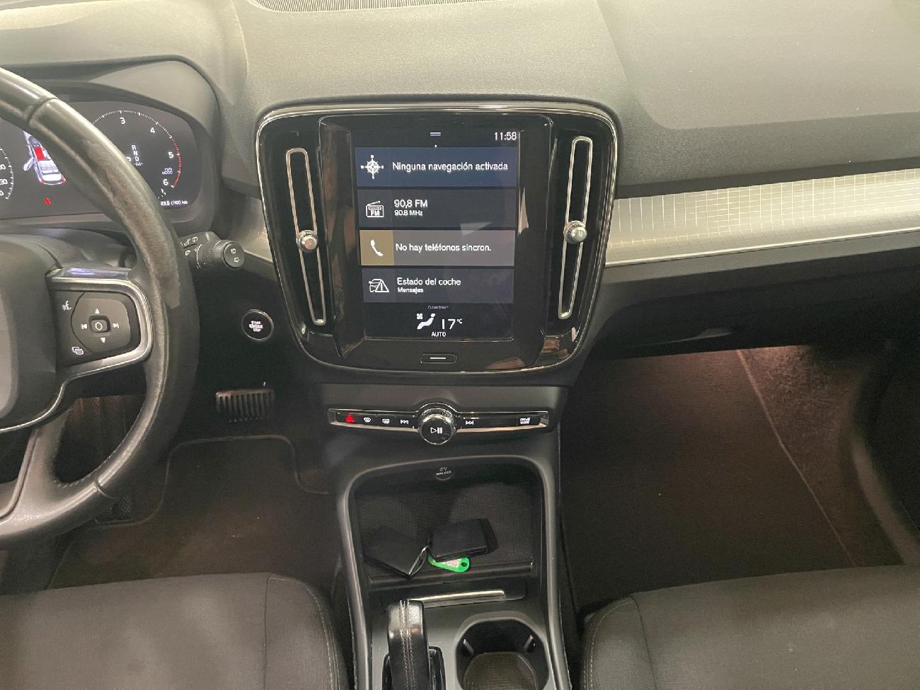 2019 Volvo XC40 XC40 2.0 D4 AWD Momentum Auto coche de segunda mano