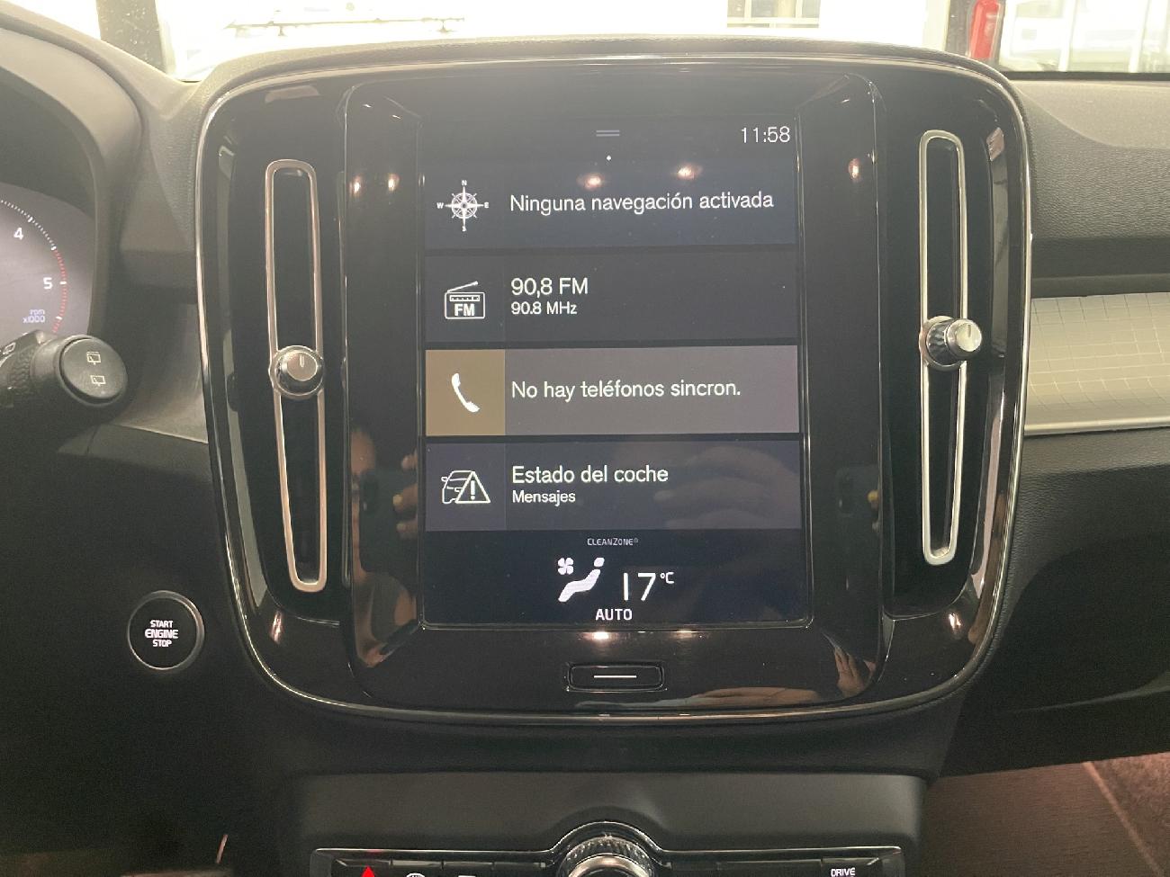2019 Volvo XC40 XC40 2.0 D4 AWD Momentum Auto coche de segunda mano