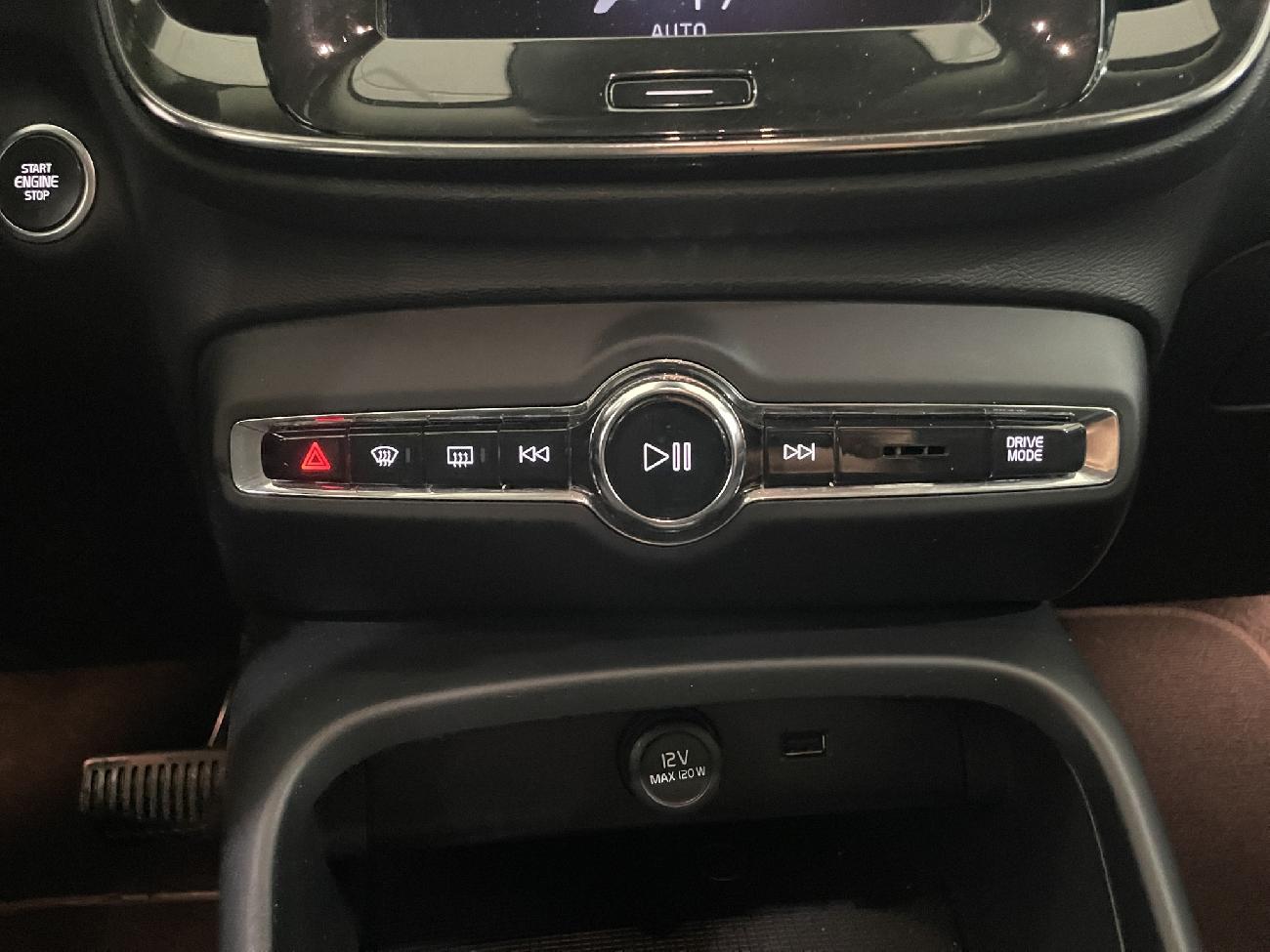 2019 Volvo XC40 XC40 2.0 D4 AWD Momentum Auto coche de segunda mano