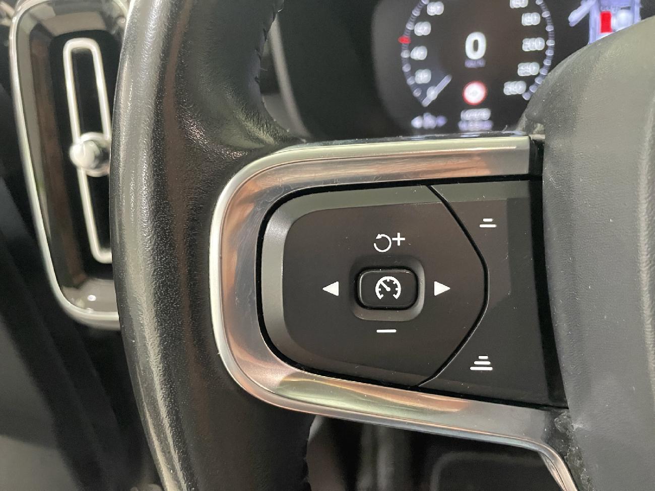 2019 Volvo XC40 XC40 2.0 D4 AWD Momentum Auto coche de segunda mano