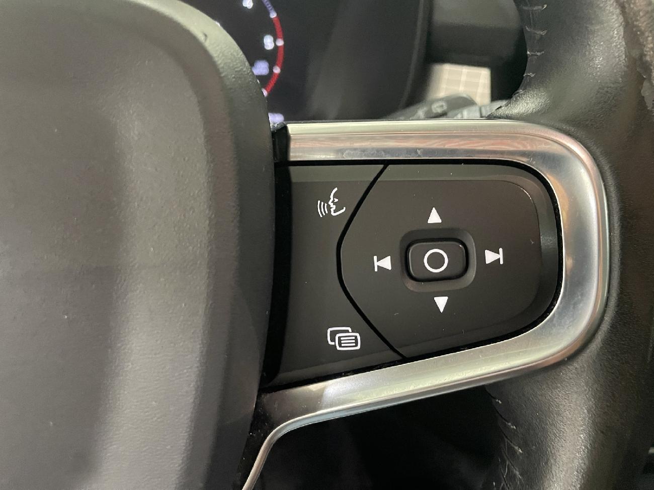 2019 Volvo XC40 XC40 2.0 D4 AWD Momentum Auto coche de segunda mano