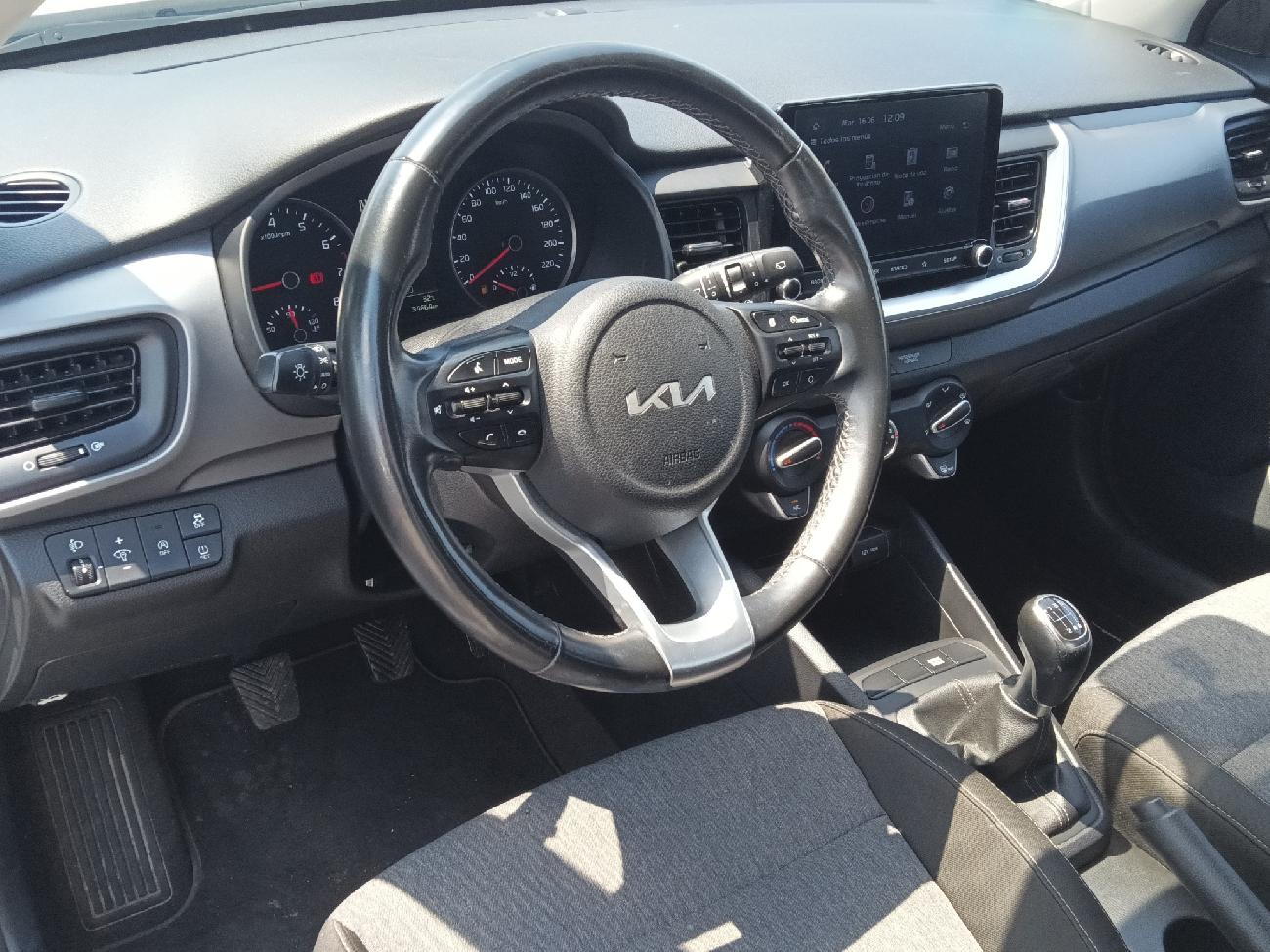 2021 KIA STONIC STONIC 1.0 T-GDi 74kW (100CV) MHEV iMT Concept coche de segunda mano
