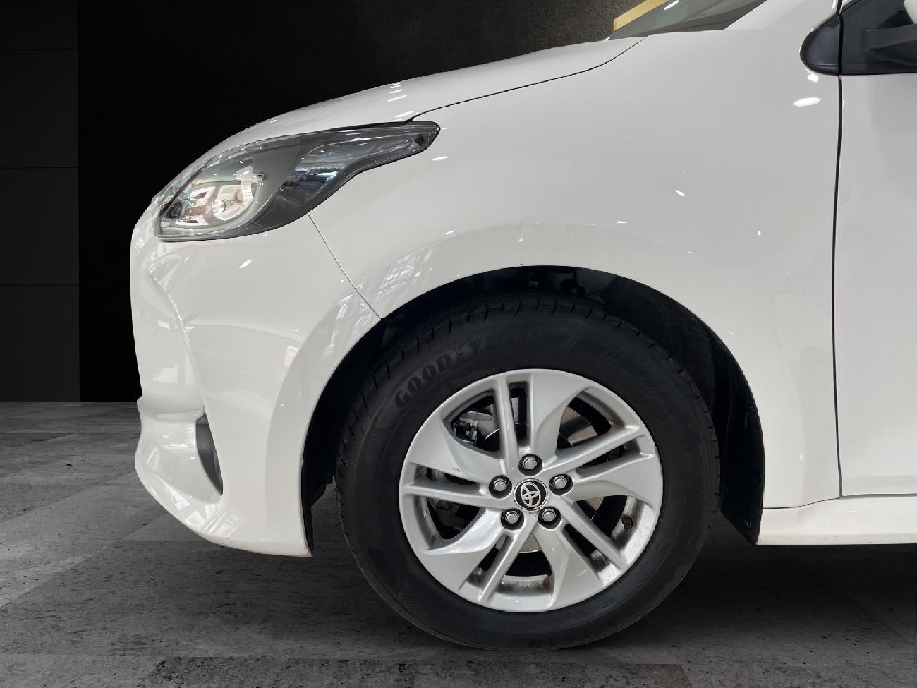 2024 Toyota Yaris Yaris 1.5 120H Business Plus coche de segunda mano