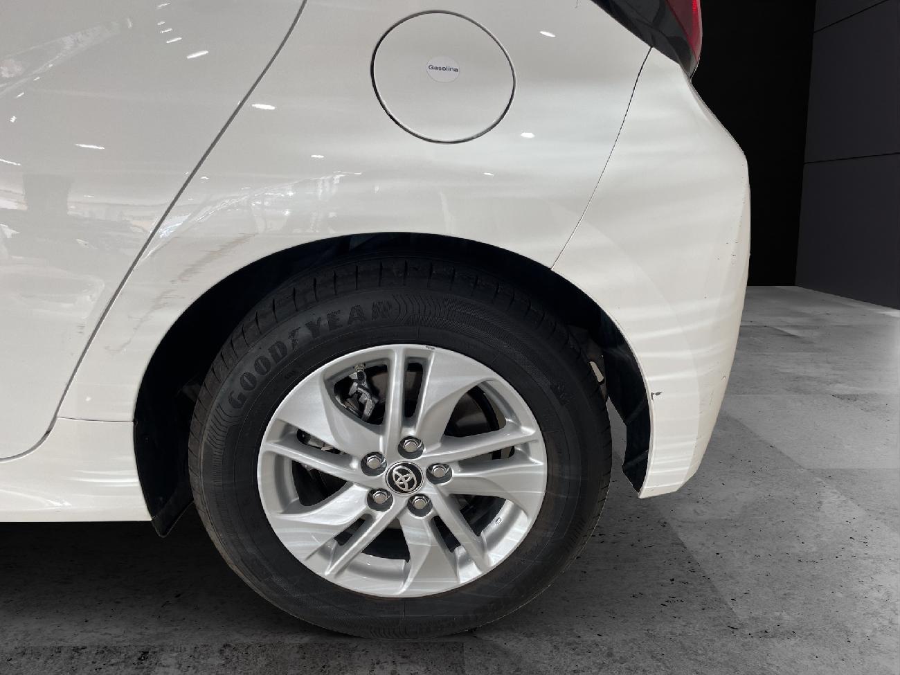 2024 Toyota Yaris Yaris 1.5 120H Business Plus coche de segunda mano