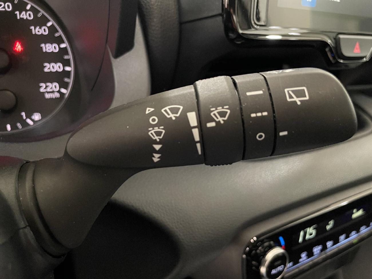 2024 Toyota Yaris Yaris 1.5 120H Business Plus coche de segunda mano