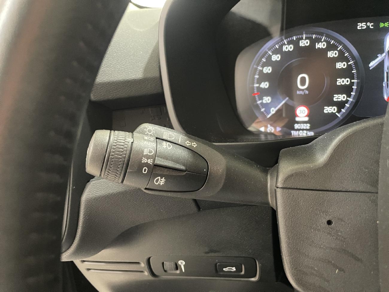 2020 Volvo XC40 XC40 2.0 D3 coche de segunda mano