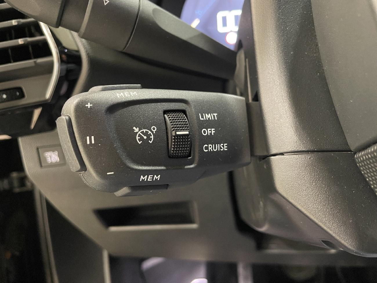 2019 DS DS7 DS7 CROSSBACK BlueHDi 96kW (130CV) PERFORMANCE LINE coche de segunda mano