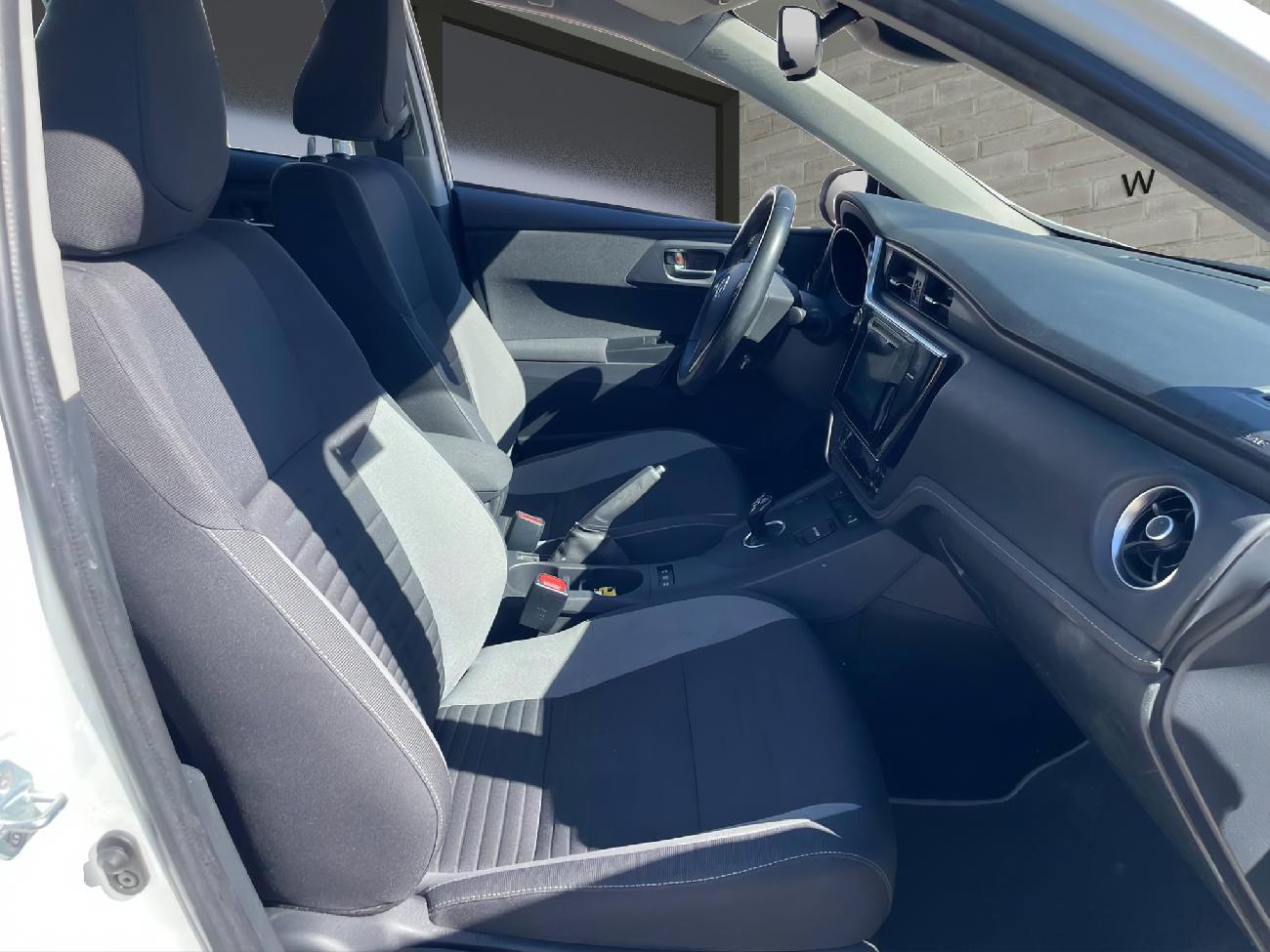 2019 Toyota Auris Auris 1.8 140H Hybrid Active coche de segunda mano