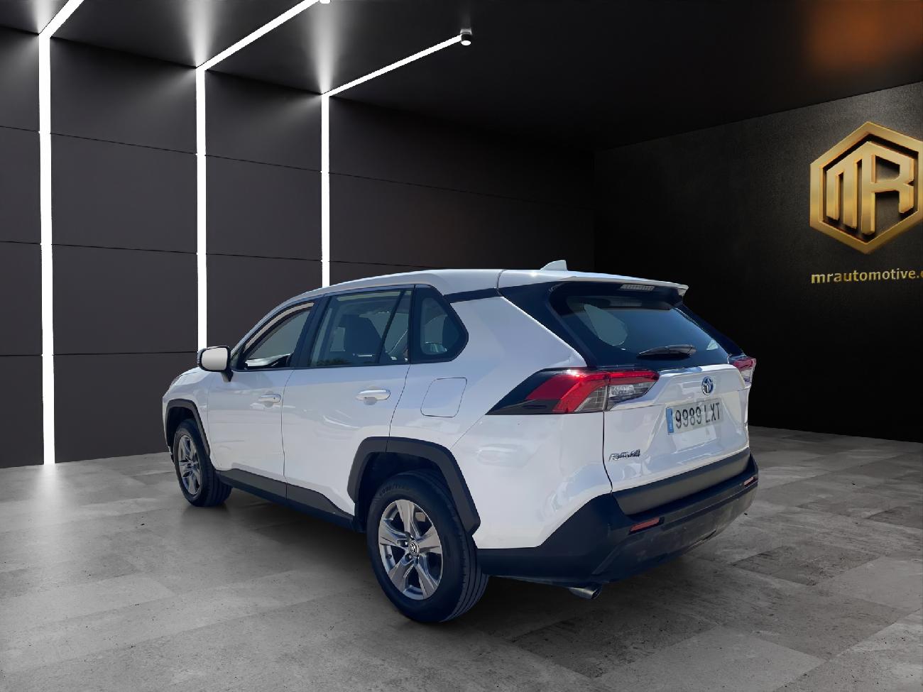 2022 Toyota RAV4 RAV4 2.5l 220H Business coche de segunda mano