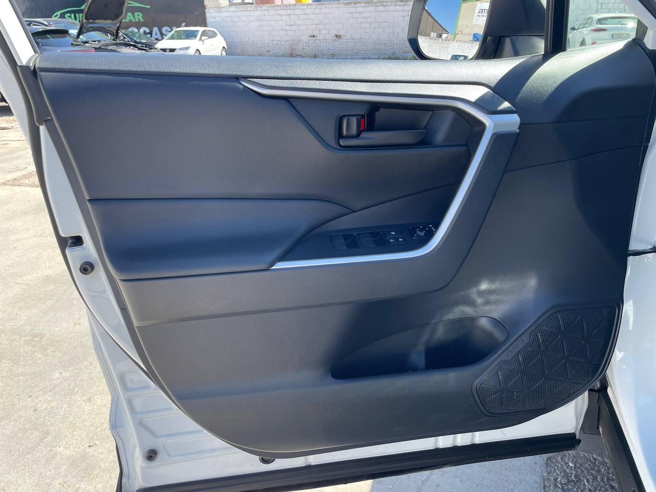 2022 Toyota RAV4 RAV4 2.5l 220H Business coche de segunda mano