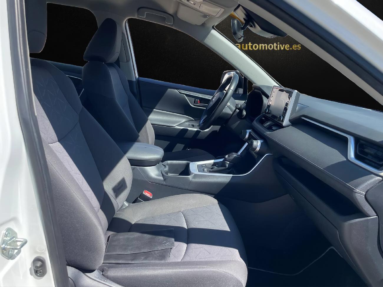 2022 Toyota RAV4 RAV4 2.5l 220H Business coche de segunda mano