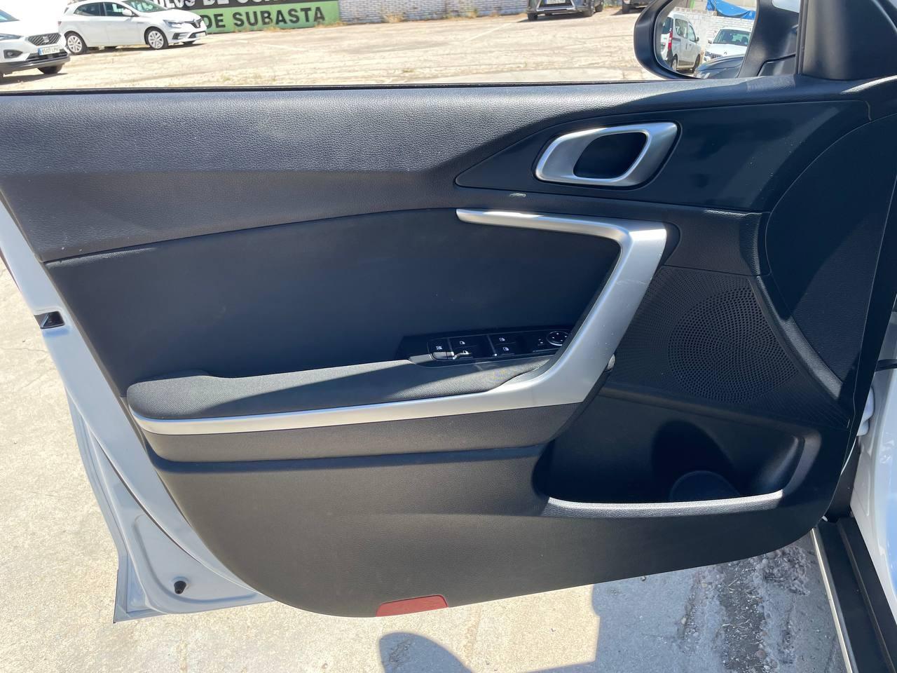 2023 KIA Xceed Xceed 1.5 MHEV iMT Drive 118kW (160CV) coche de segunda mano