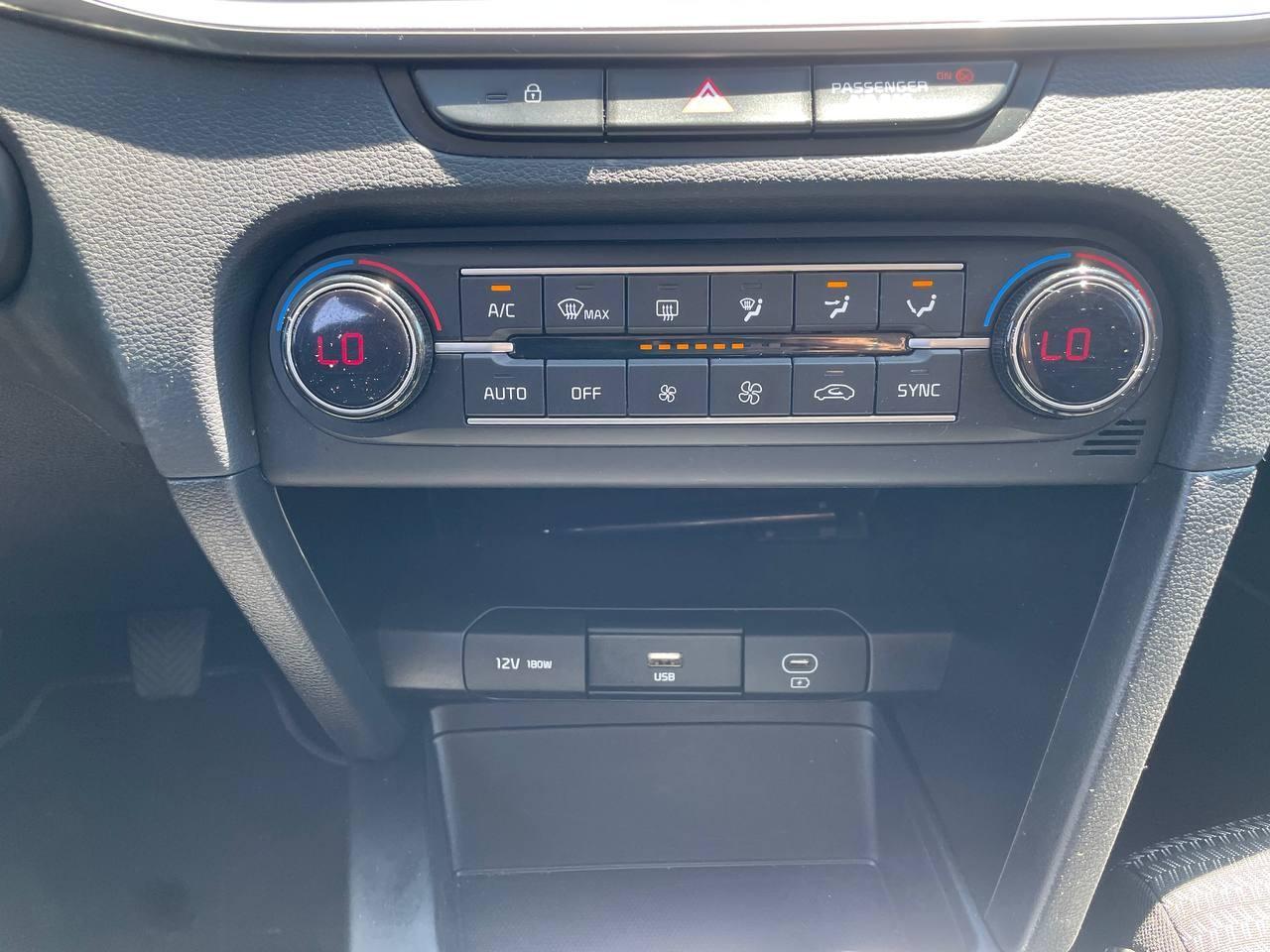 2023 KIA Xceed Xceed 1.5 MHEV iMT Drive 118kW (160CV) coche de segunda mano