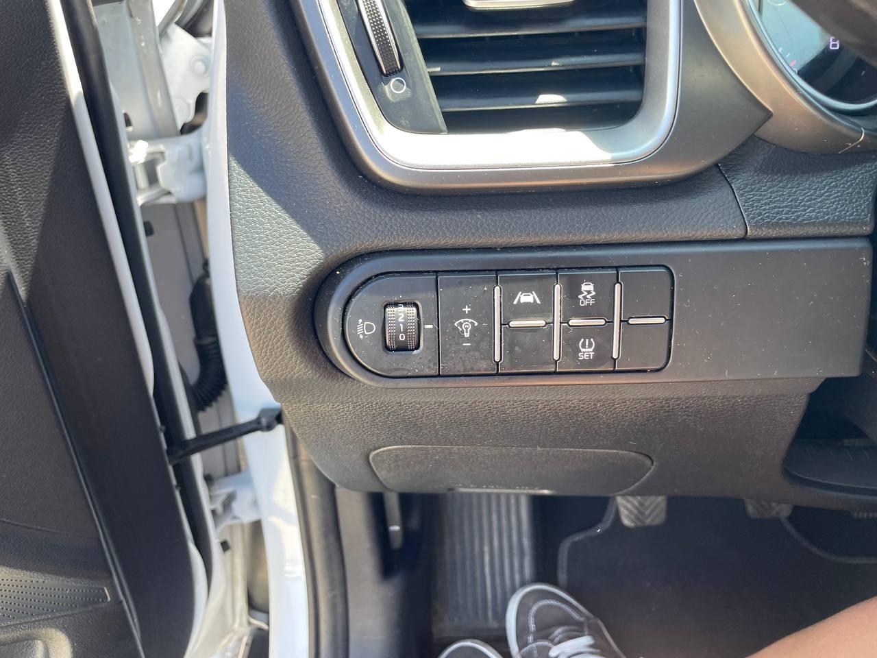 2023 KIA Xceed Xceed 1.5 MHEV iMT Drive 118kW (160CV) coche de segunda mano
